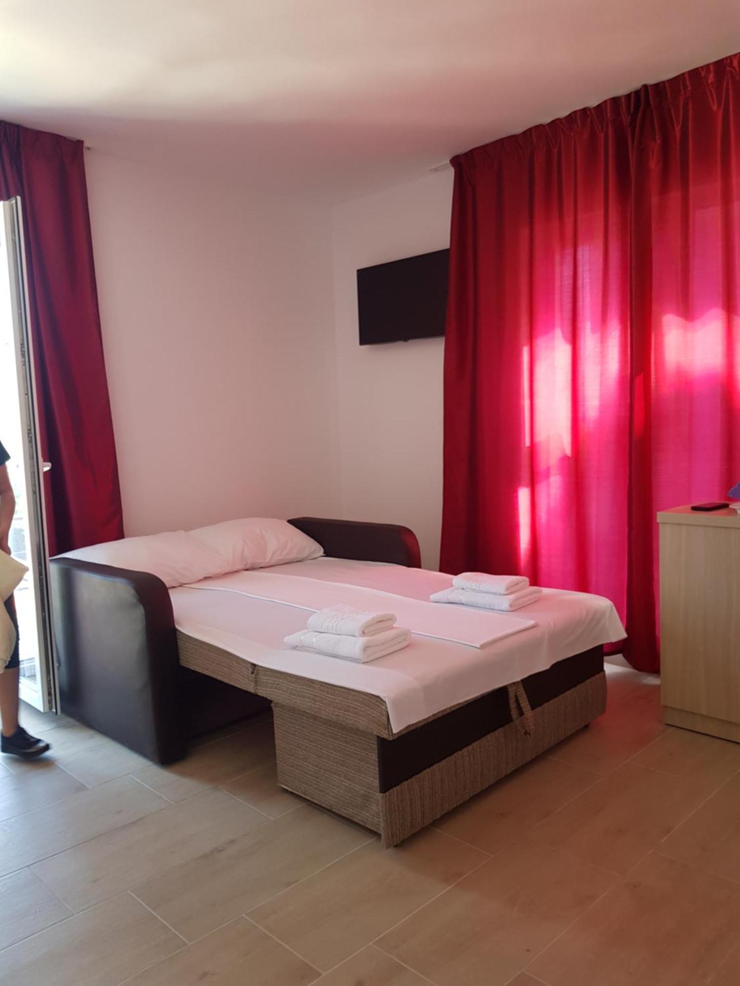 Evana House Костинешти Экстерьер фото